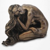 Body Talk - Femme nue assise, longs cheveux