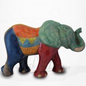 Éléphant marchant en Raku